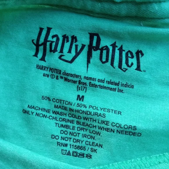 2/$10 Harry Potter Slytherin House Graphic Tee Unisex Sizing - Picture 3 of 5